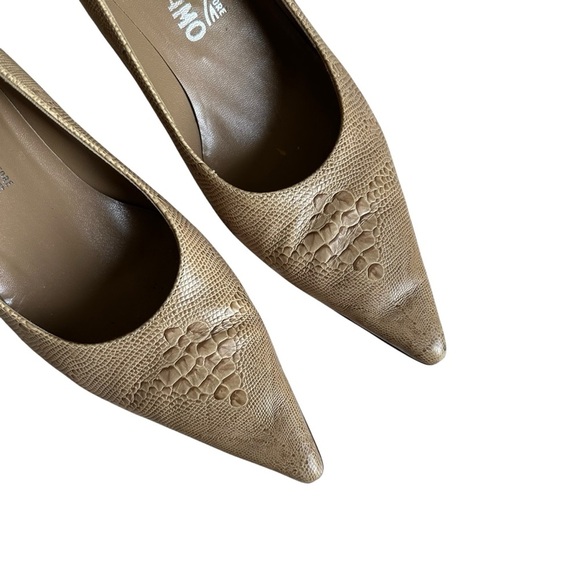 Salvatore Ferragamo Giusy Beige Lizard Print Leather Kitten Heel Pumps Size 8,5 - Picture 4 of 12